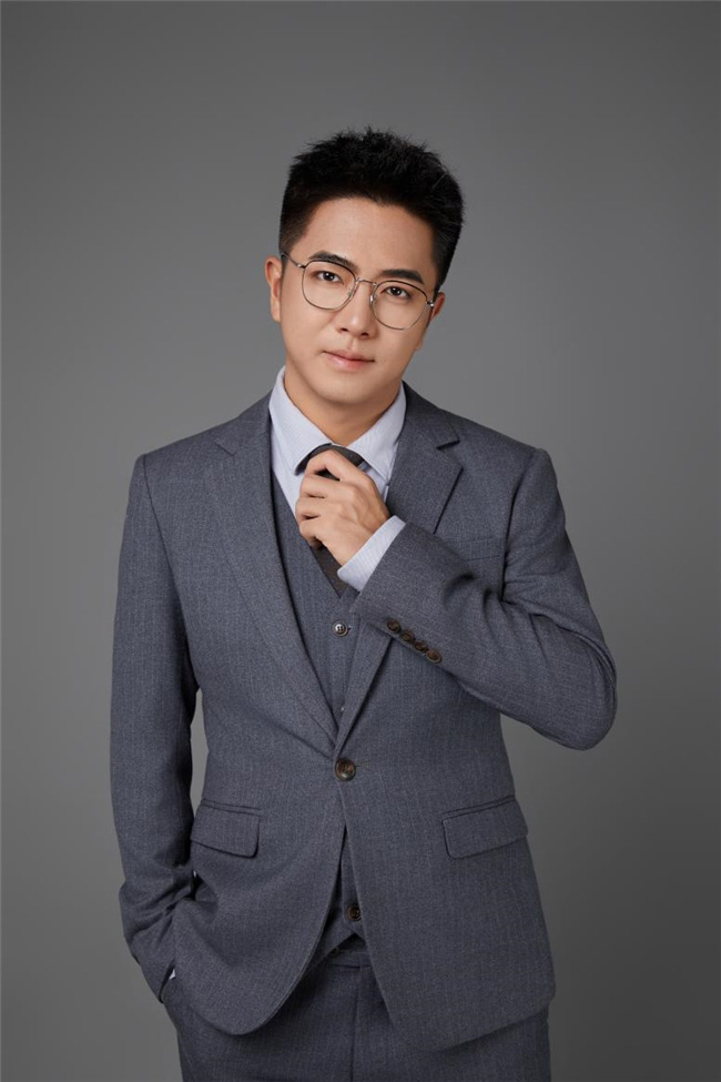 智算浪潮中的多維破局者:董漢德解碼AI工程化的價(jià)值傳導(dǎo)鏈 智算浪潮中的多維破局者:董漢德解碼AI工程化的價(jià)值傳導(dǎo)鏈