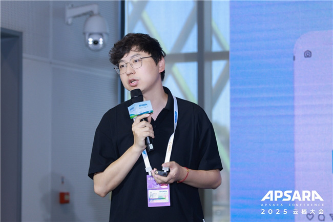 全面聚焦 AI，定義“智能化融合通信”新時代